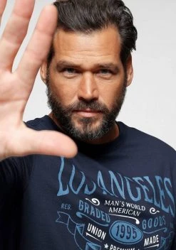 Man's World Langarmshirt Mit großem Schriftprint -Mans Kleidung Geschaft 9acc31a7 5210 5872 8769 af6fe99bdc08